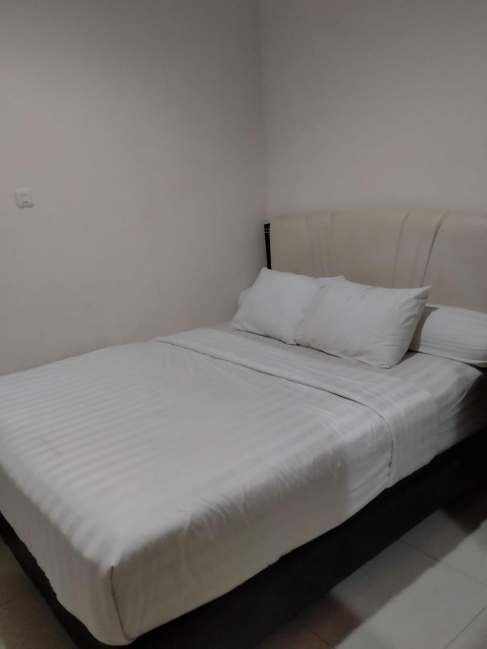 Dekost Madiun Hotel Ngoại thất bức ảnh