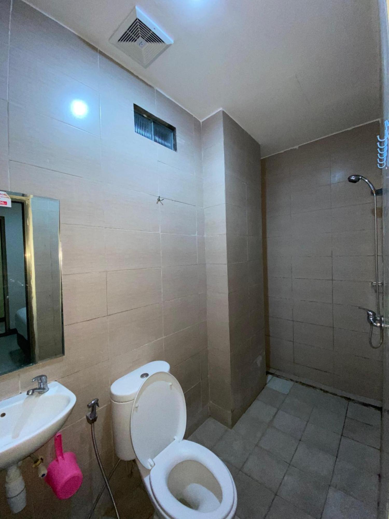 Dekost Madiun Hotel Ngoại thất bức ảnh