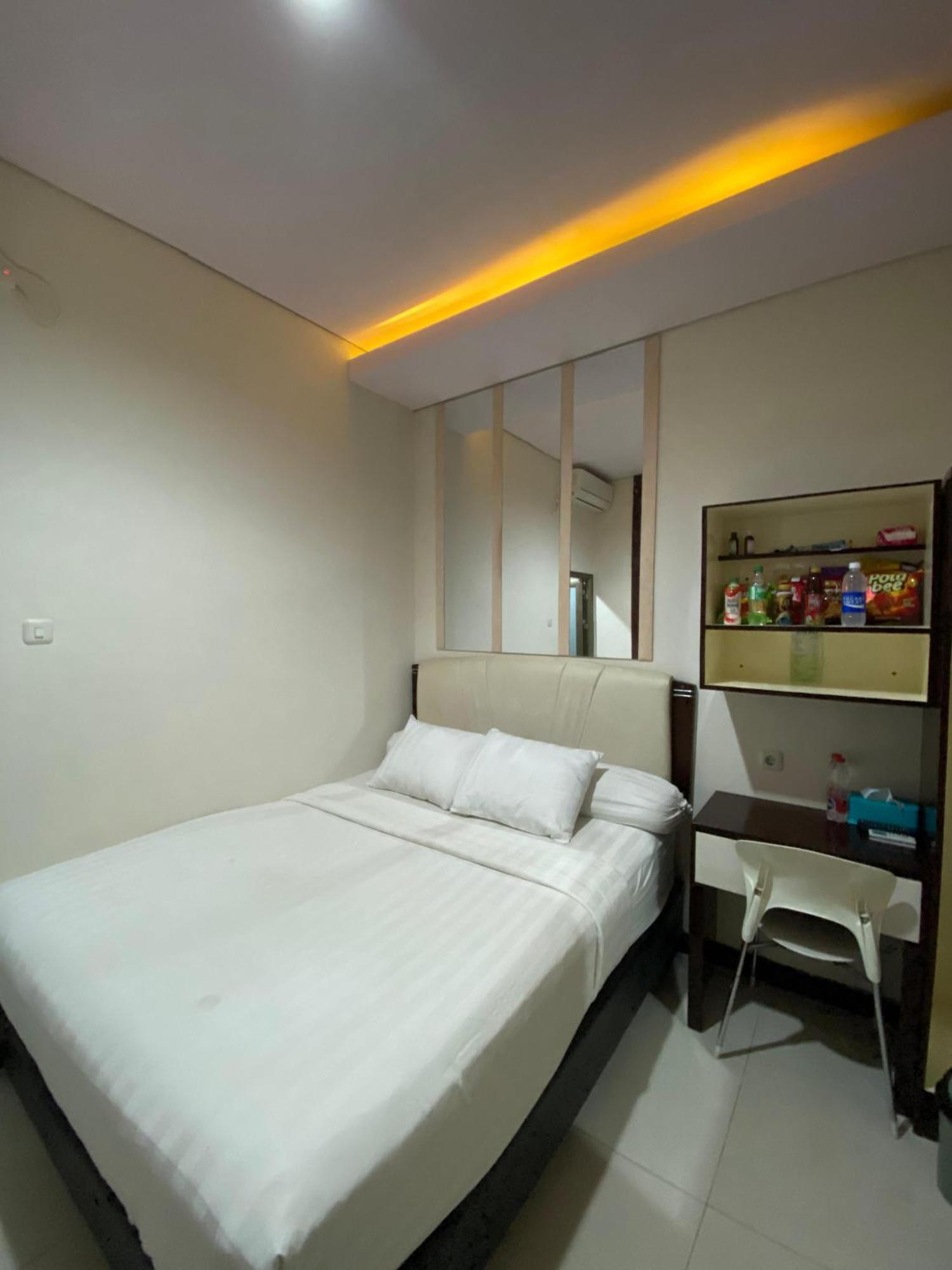 Dekost Madiun Hotel Ngoại thất bức ảnh